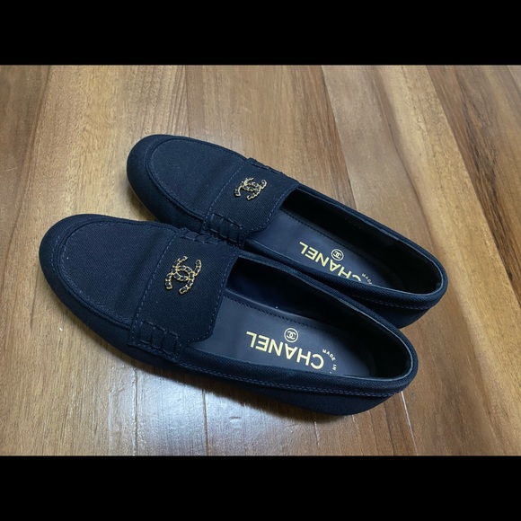 Chanel loafers 💙 Navy Blue, Canvas, Gold chain accents, Size 6.5 - Picture 3 of 6